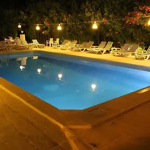 Bayrakli Otel